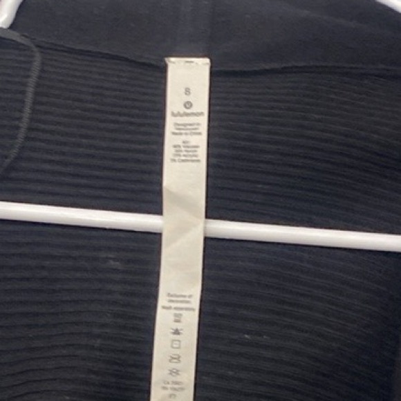 Lululemon Black Sundown Wrap, with Pockets | Size 8 EUC - Picture 7 of 8